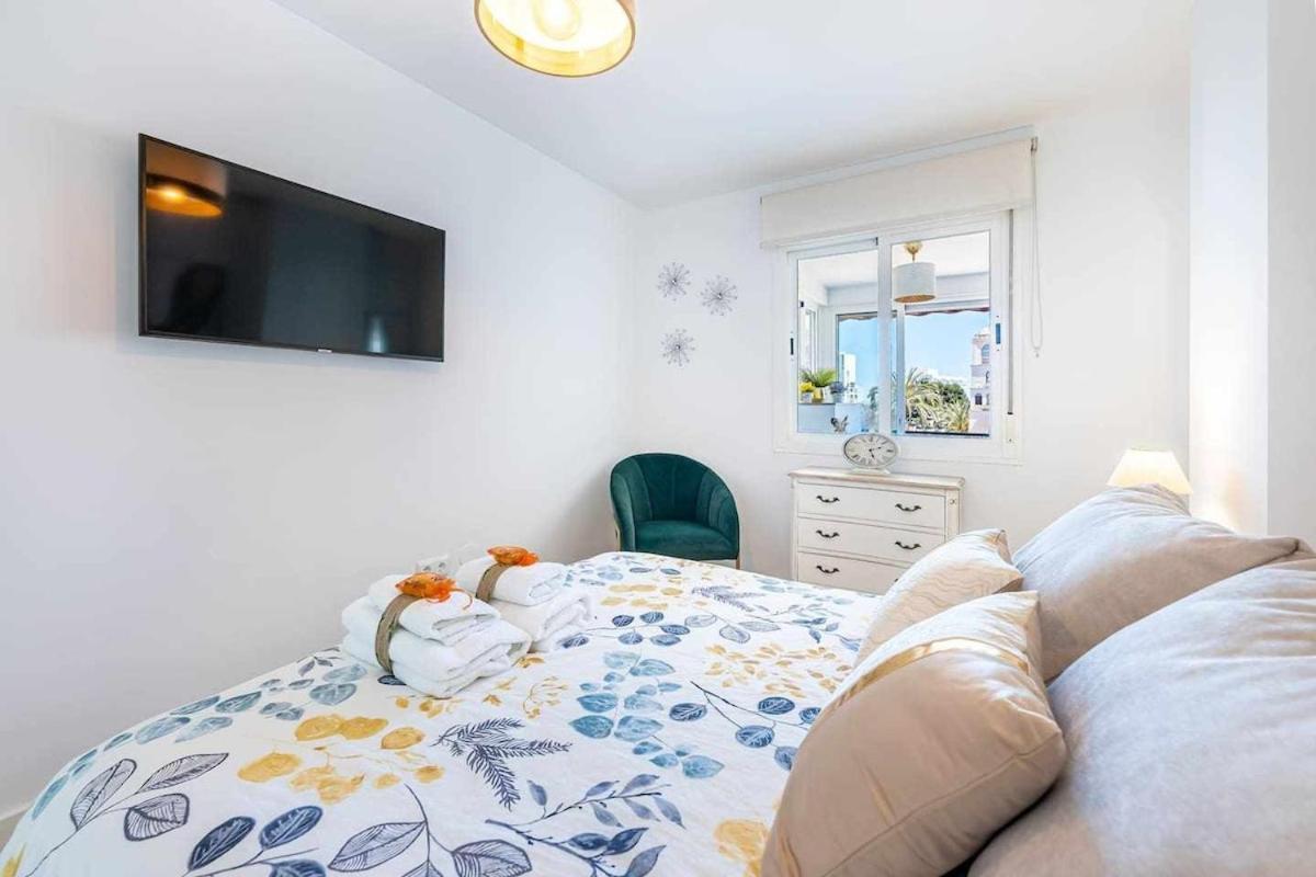 797 Holiday Rentals - Lujoso Apartamento En Arroyo Con Piscina Benalmádena Eksteriør billede